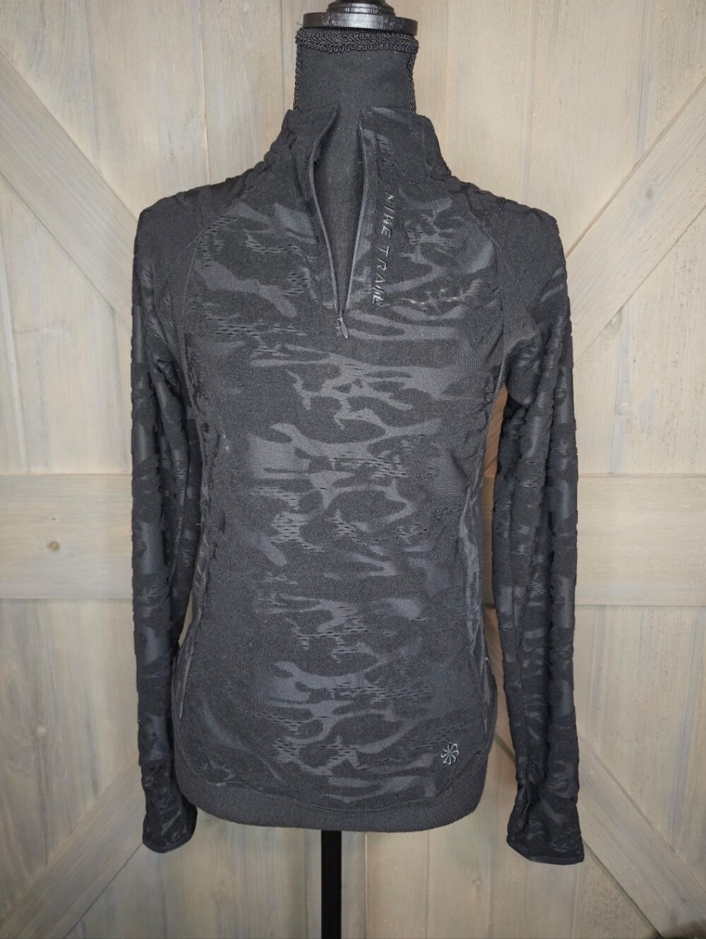 Nwt Women's Nike Trail Top sz Small